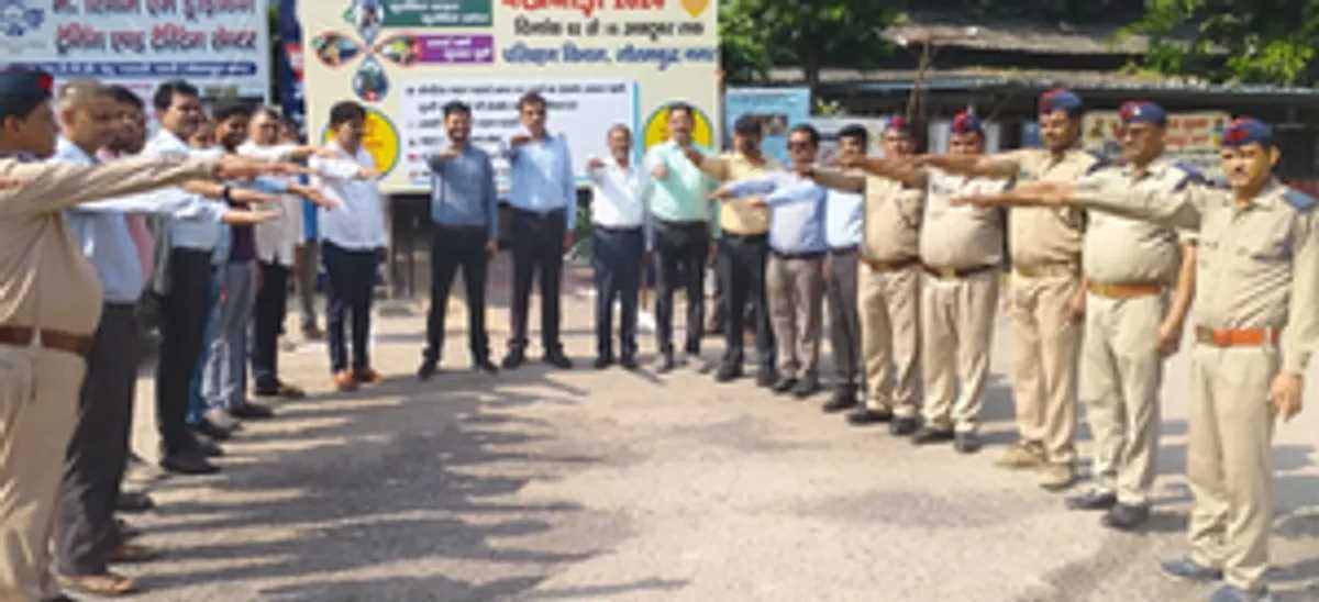 नोएडा : 16 अक्टूबर तक सड़क सुरक्षा को लेकर फैलाई जाएगी जागरुकता